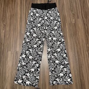 NWT skye’s the limit women sz S  White Mark Floral Paisley Palazzo Pant